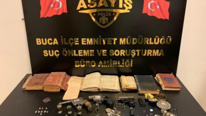 Polisin durdurduğu kadının çantasında 95 tarihi eser çıktı