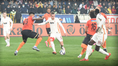 Galatasaray, deplasmandan beraberlikle döndü!