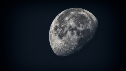 Çin düşük yerçekimini simüle eden yapay Ay inşa etti