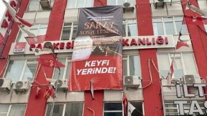 CHP’nin astığı afiş savcılık talimatıyla kaldırıldı