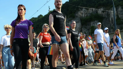 Macaristan Başbakanı: Anayasa açık, baba erkek, anne kadın