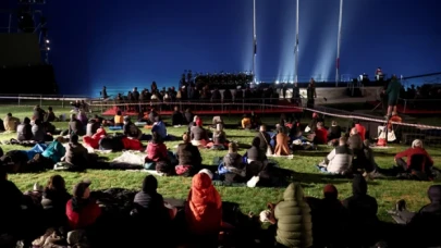 Anzak Koyu'nda geleneksel 'Şafak Ayini' yapıldı