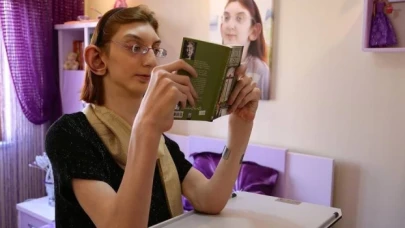 Dünyanın en uzun boylu kadını Rümeysa Gelgi üç rekor daha kırdı