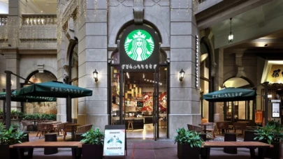 Starbucks tüm kahve fiyatlarına zam yaptı, sosyal medyadan tepki yağdı