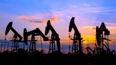 Brent petrol 120 dolar seviyesini gördü