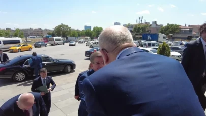 Davutoğlu'ndan Karamollaoğlu'na ziyaret