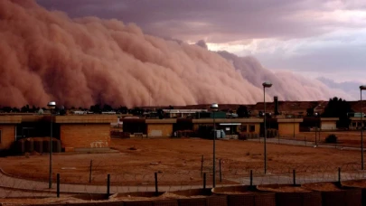 Kuveyt’te kum fırtınası sebebiyle uçuşlar askıya alındı