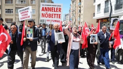 Vanlı aileler HDP İl Başkanlığı önündeki eylemlerini sürdürdü