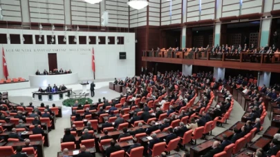 AK Parti ve MHP'nin "dezenformasyon teklifi" yeni yasa dönemine ertelendi