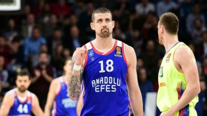 Anadolu Efes, Moerman'a veda etti