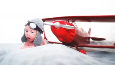 Bebekle uçak seyahatlerini kolaylaştırmanın 11 yolu!