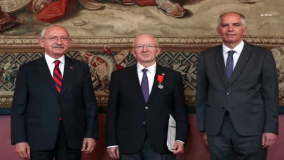 CHP Milletvekili Prof. Dr. İbrahim Kaboğlu’na Fransa’nın en yüksek dereceli nişanı olan Légion d’honneur  verildi