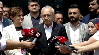 Kılıçdaroğlu, İsrail’in Mavi Marmara baskınında yaşamını yitiren Çetin Topçuoğlu’nun ailesini ziyaret etti