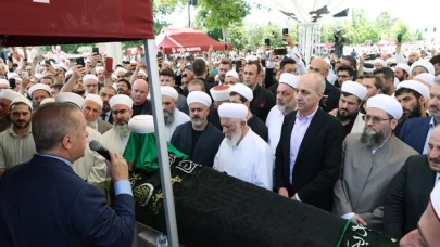 Mahmut Ustaosmanoğlu'nun cenazesine hangi isimler katıldı? Hangi siyasi partilerden temsilciler yer aldı?