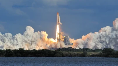 NASA, ilk kez ABD dışında bir yerdeki ticari uzay üssünden roket fırlattı