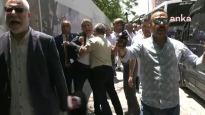 TÜİK önünde sendikacılara polis müdahalesi