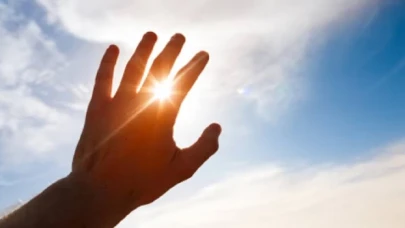 Yaz Aylarında Güneş Işığından Korunmanın Yolları Neler