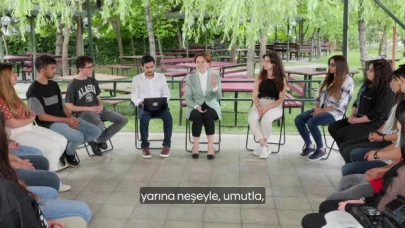 Akşener’le konuşan genç: “Bıçağı size 8 santim saplayanın 3 santim geri çekmesi lütuf değildir”