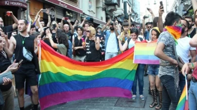 Ankara'da Onur Yürüyüşü'ne polis sert müdahalede bulundu