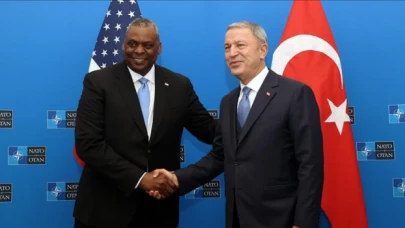 Bakan Akar, ABD Savunma Bakanı Austin ile görüşme gerçekleştirdi