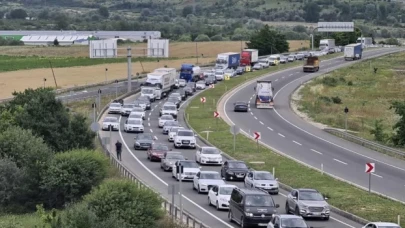 Bayram dönüşü başladı, 50 kilometrelik araç kuyruğu oluştu