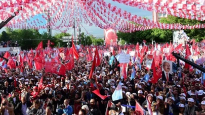 CHP tüm yaz sahada olacak: İlk mitingin adresi belli oldu