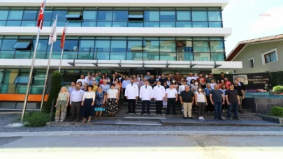 Eczacılardan Doktor Ekrem Karakaya için siyah kurdeleli anma töreni