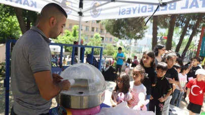 Kartal Belediyesi’nden çocukların yüzünü güldüren şenlik