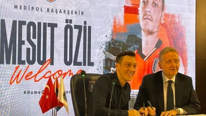 Mesut Özil, Başakşehir'e imzayı attı