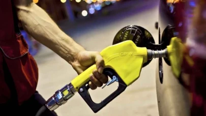 Motorin fiyatlarında 2.10 TL'lik indirim bekleniyor