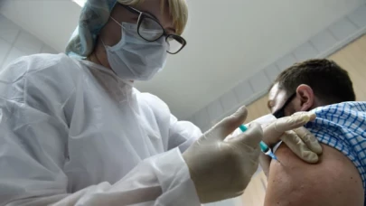 Prof. Dr. Pala: Bakanlık, Omicron varyantına karşı geliştirilen aşıları Türkiye’ye ne zaman getirecek?