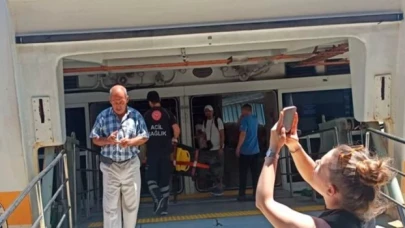 İstanbul’da şehir hatları vapuru Karaköy iskelesine çarptı