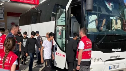 Sınır dışı edilecek 260 Afganistanlı, Edirne'den İstanbul'a gönderildi