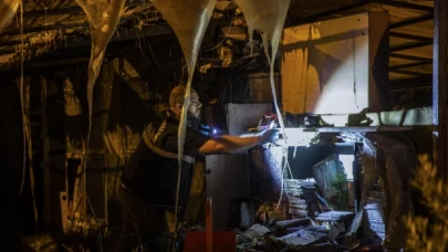 Bakırköy'deki Kitapçılar Köprüsü ateşe verildi