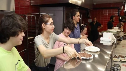 Down Sendromlu özel çocuklara akademik eğitim verildi