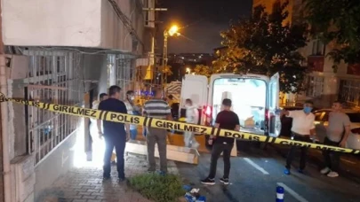 İstanbul’da ağır kokular gelen binada erkek cesedi bulundu!