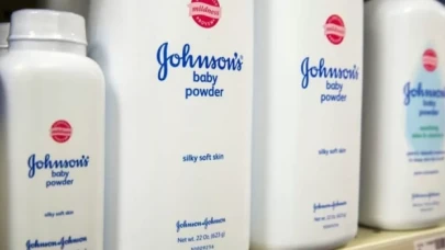 Johnson & Johnson, bebek pudrasının satışını durduracak