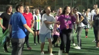 Kadın futbolcular arasında kavga çıktı