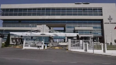 AYM'den Zafer Partisi'ne ilişkin 'Ayyıldız' kararı