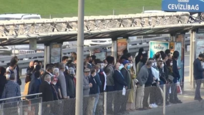 Cevizlibağ metrobüs durağı, Söğütlüçeşme yönüne kapatıldı