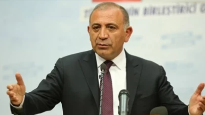 CHP’li Gürsel Tekin’den, ’HDP eleştirileri’ne yanıt: Yasal olarak faaliyet gösteren partileri kafamıza göre lanetleyemeyiz