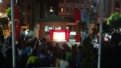 Hacivat Karagöz Oyunu Çocuklardan Büyük Beğeni Aldı