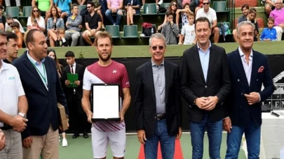 İstanbul Challenger TED Open Uluslararası Tenis Turnuvası şampiyonu Radu Albot