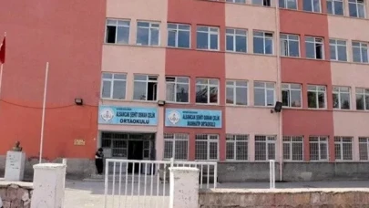 Kayseri'de okula ateş açıldı