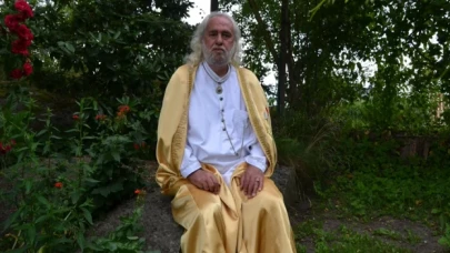 "Mesih" Hasan Mezarcı: İçki yasağı ve tesettürü iptal ettim