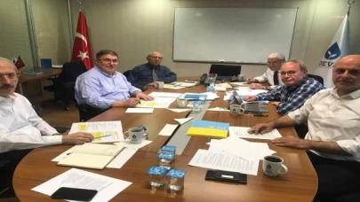 Altı siyasi parti genel başkanının kurulmasını kararlaştırdığı “Ortak Çalışma Grubu” ilk toplantısını bugün yaptı