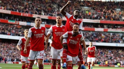 Arsenal, Liverpool’u devirdi liderliğini sürdürdü