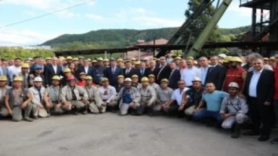 Bakan Fatih Dönmez’in 20 gün önce Amasra’da bugün patlamanın meydana geldiği taşkömürü maden ocağını ziyaret etmişti