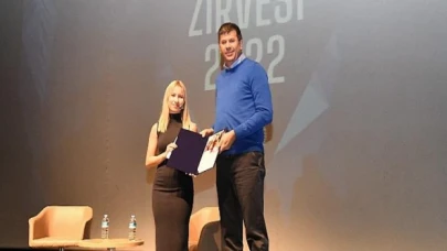 Başkan Odabaşı Başarısızlık Zirvesi’nde Gençlere Seslendi: En İyiyi Hedefleyin