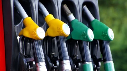 Benzin ve motorine zam geldi